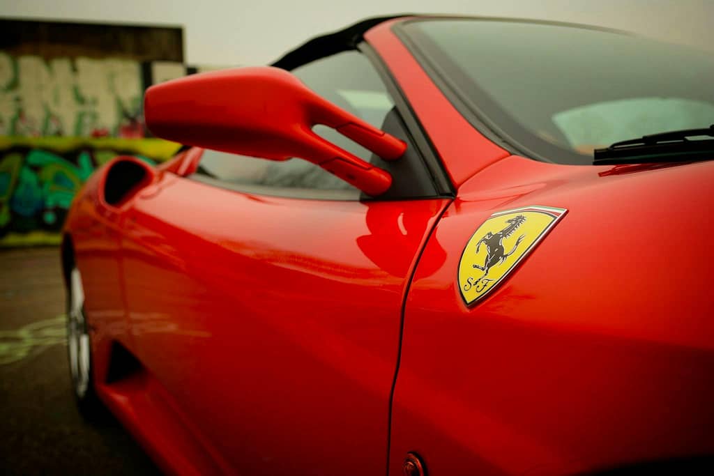 Símbolo da Ferrari por Jamil Rostum